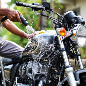 روش صحیح شستشوی موتور سیکلت بدون آسیب به قطعات